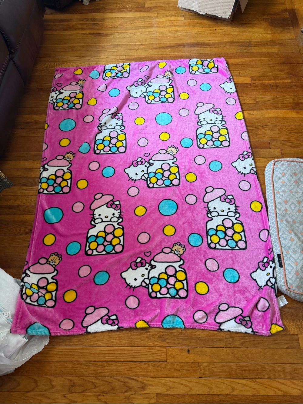 Hello kitty bubble gum throw